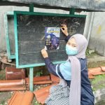 Mahasiswa KKN UIN Walisongo Kampanyekan Prokes melalui Stiker