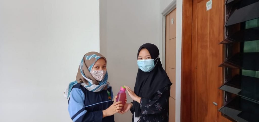 KKN Bersama Anak-anak TPQ Membangun Kebersamaan Penanaman nilai kebersamaan oleh mahasiswa UIN Walisongo