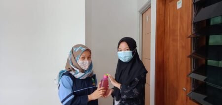 KKN Bersama Anak-anak TPQ Membangun Kebersamaan Penanaman nilai kebersamaan oleh mahasiswa UIN Walisongo
