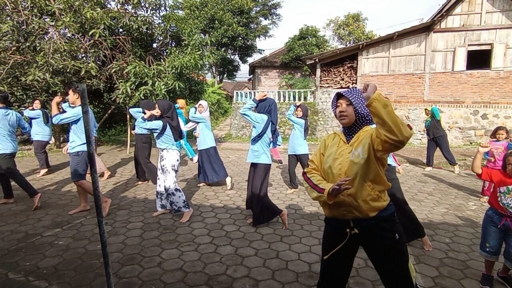 Masifkan Gerakan Minggu Sehat melalui Senam Pagi Mahasiswa Uin Walisongo masifkan gerakan Minggu sehat
