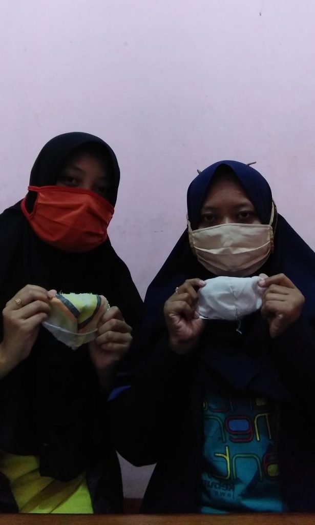 Manfaatkan Kain Tak Terpakai untuk Pembuatan Masker Masker dari kain tak terpakai karya mahasiswa Uin Walisongo