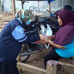 Kelompok 56 KKN Uin Walisongo Adakan Jumat Berkah di Tengah Pandemi