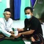 Pembagian Masker dan Hand Sanitizer Kepada Warga Setempat