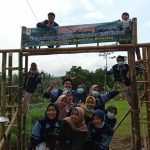 Kelompok 34 KKN UIN Walisongo Buat Gapura Wisata Religi