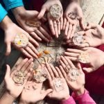Tingkatkan Kreativitas Anak Melalui Kerajinan Bunga Segar Resin