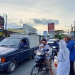 Karang Taruna Kecamatan Karangploso Bagikan Ribuan Takjil Gratis