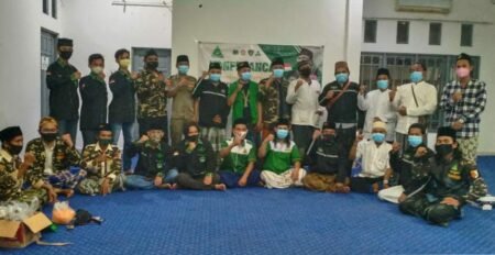 Konferancab, PAC Ansor Banjarmasin Tengah Komitmen Teguhkan Persatuan dan Kemandirian Gerakan PAC GP Ansor Banjarmasin foto bersama usai Konferancab yang digelar di Sekretariat PCNU Banjarmasin