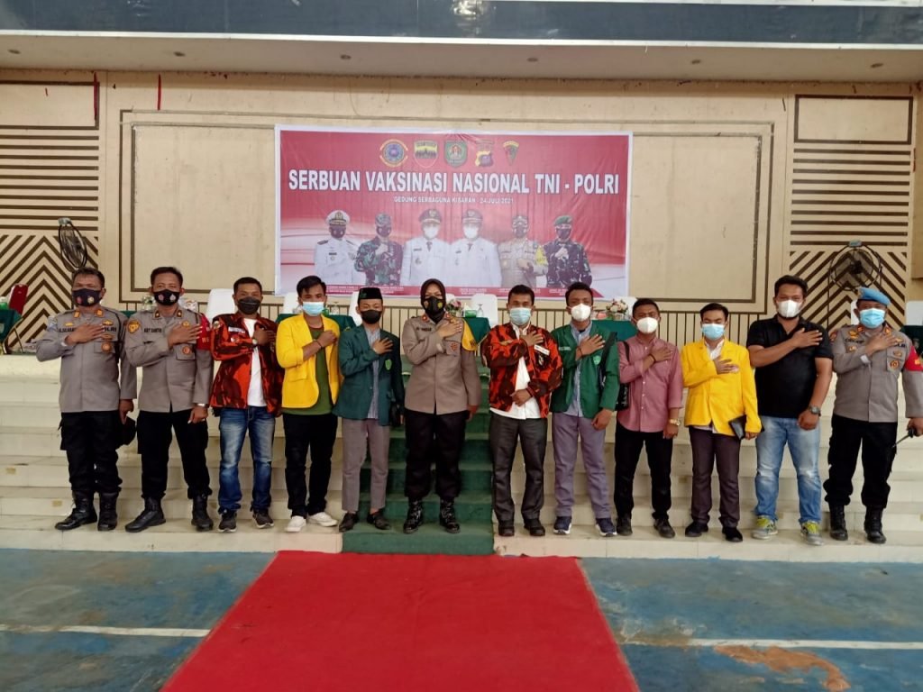 BEM Nusantara Sumut Bersama Polres Asahan & TNI Bersinergi Adakan Vaksinasi Massal Foto bersama usai vaksinasi masal yang diadakan oleh Bem Nusantara