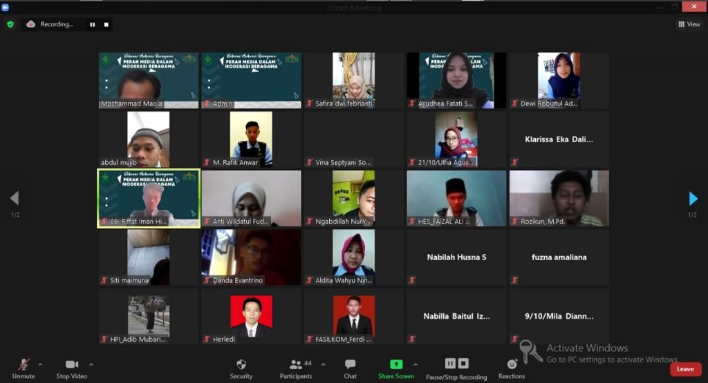 Gelar Webinar, Mahasiswa KKN Uin Walisongo Kaji Peran Media dalam Moderasi Beragama Webinar yang dilaksanakan oleh mahasiswa KKN UIN Walisongo
