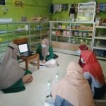 Lakukan KKN, Mahasiwa UNUSA Jalankan Program Pendampingan Keuangan Kepontren