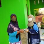 Edukasi Warga, Mahasiswa KKN UIN Walisongo Bagikan Masker