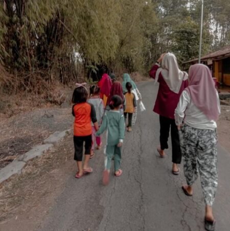 Peduli Kesehatan, Mahasiswa IAIN Kudus Buat Program Jalan Sehat Program Jalan Sehat yang diadakan mahasiswa IAIN Kudus