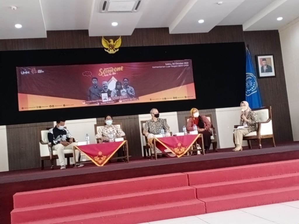 Tangkal Paham Radikalisme di Lingkungan Perguruan Tinggi, BEM UMM Gelar Bedah Buku Pelaksaan bedah buku oleh BEM UMM, Some one has to die