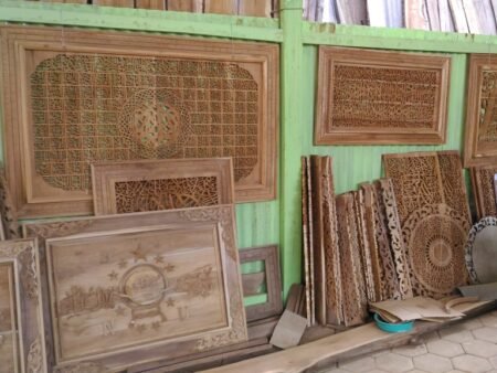 Dampak Covid-19 terhadap Usaha Kaligrafi Kayu di Desa Tahunan Jepara Usaha kaligrafi kayu