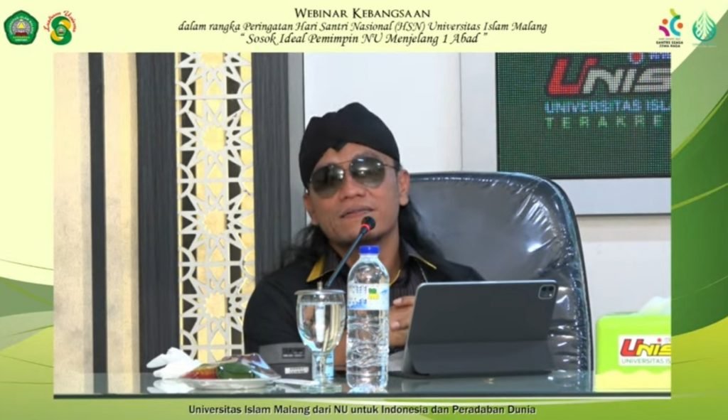 Gus Miftah Ingatkan Lemahnya Kiprah NU di Ruang Media dan Sebut 3 Syarat Ketum Gus Miftah saat menyampaikan materi dalam webinar di Universitas Islam Malang, foto: YouTube Unisma