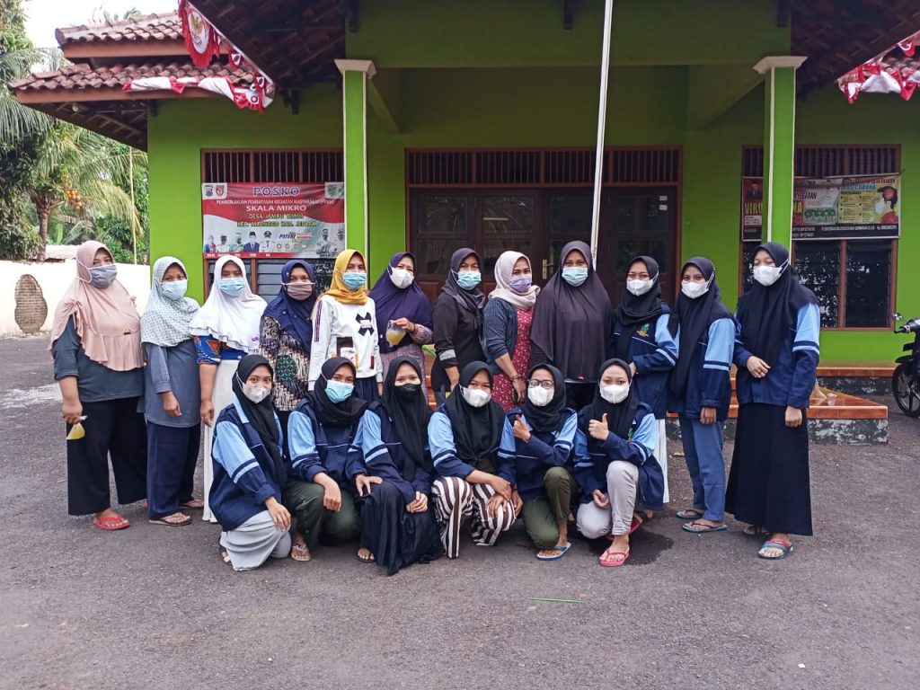Persiapkan Lomba Desa, KKN UIN Walisongo Membantu PKK Desa Jambu Timur persiapan lomba desa oleh mahasiswa KKN UIN Walisongo
