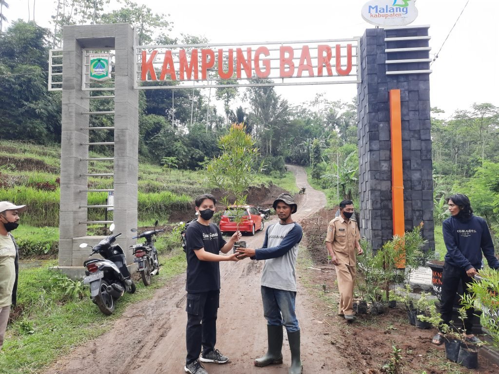 KKNT Mbkm FH Unikama, Peduli Ketahanan Pangan Masyarakat Bagelan (Tanam Apotik Hidup Syzygium Oleina) kknt unikama fakultas hukum