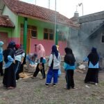 Mendongkrak Kearifan Lokal Dukuh Cimerak dengan Praktik Pembuatan Pupuk