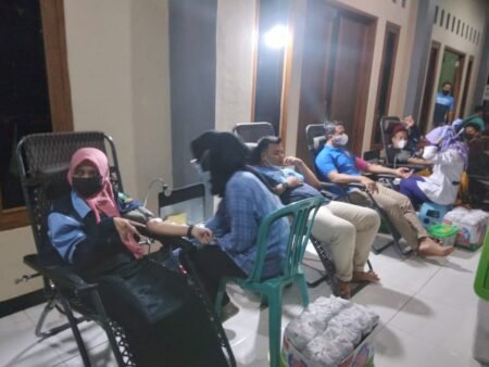 Karang Taruna Desa Jambu Sari Peringati Sumpah Pemuda, Menggandeng KKN UIN Walisongo Donor Darah yang digelar KKN UIN Walisongo dan Karang Taruna Satria Muda Desa Jambu Sari