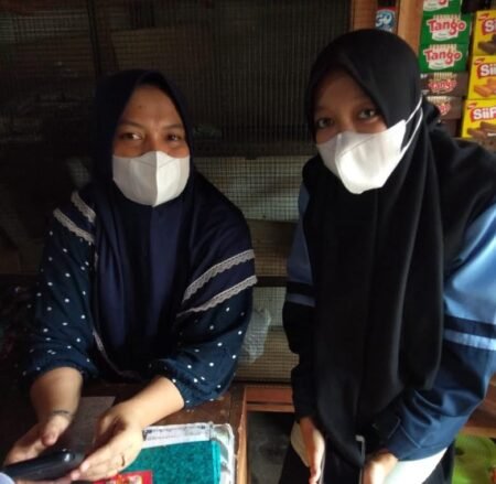 Lakukan Sosialisasi Vaksinasi, Mahasiswa KKN UIN Walisongo Gunakan Konten Kreatif