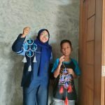 Manfaatkan Sampah Plastik, Mahasiswa UIN Walisongo Ajak Anak Buat Kerajinan Tangan