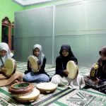 Peduli Pendidikan Islami, Mahasiswa KKN Bersama Santri Adakan Pelatihan Rebana