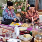 Sowan Kyai Marzuki Mustamar, dr. H. Umar Usman Mohon Doa Restu Menggelar Konferensi Cabang