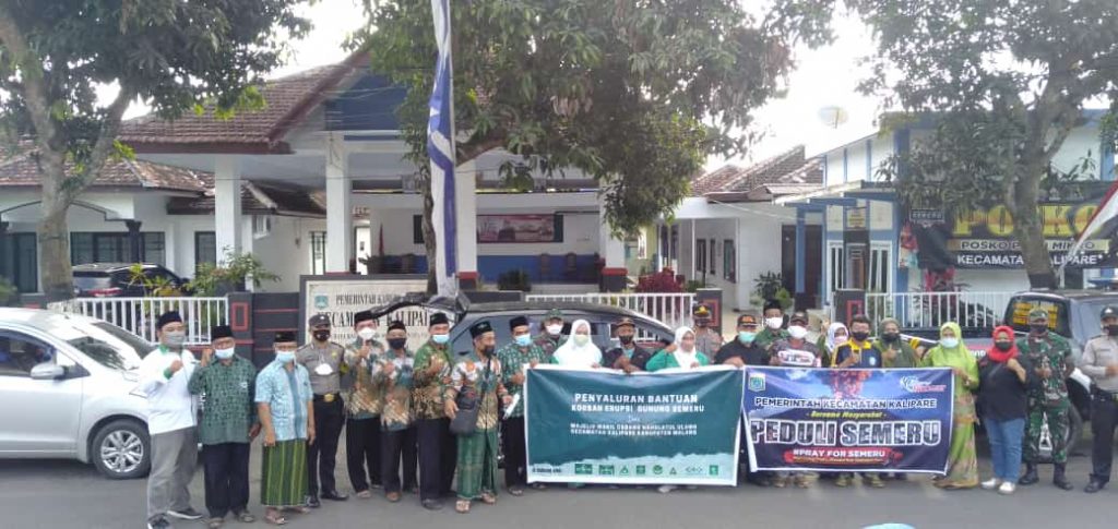 MWC NU Bersama Muspika Kalipare Salurkan Bantuan untuk Korban Erupsi Semeru