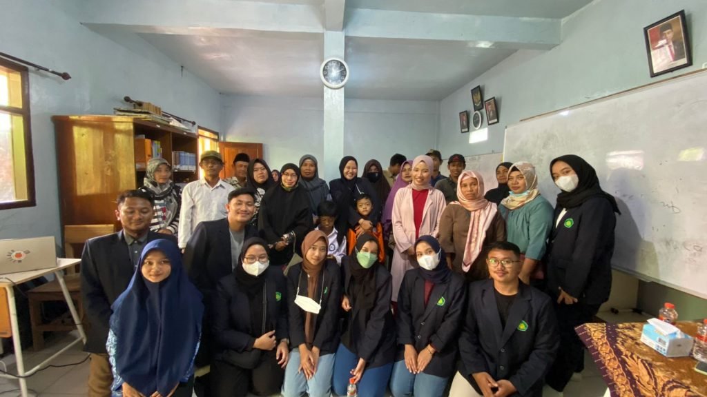 Mahasiswa UIN Malang Adakan Penyuluhan Seksedukasi untuk Retardasi Mental Mahasiswa UIN Malang yang tergabung dalam kelompok kerja KKM Seretonin