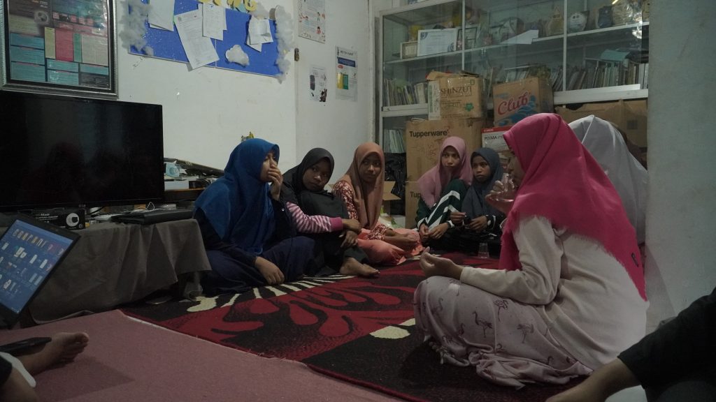 Mahasiswa PMM UMM Ajarkan Anak Panti Asuhan Membuat Video Pendek 5M Mahasiswa pmm umm ajari anak membuat video pendek