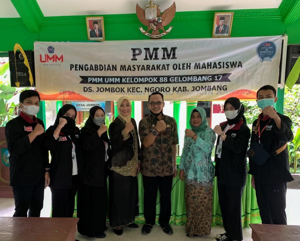 Mahasiswa UMM Buat Program Pemberdayaan Usaha Mikro di Masa Pandemi Mahasiswa UMM Buat Program Pemberdayaan Usaha Mikro