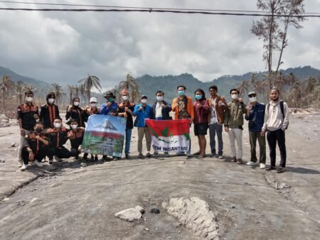 Soal Perusakan Sesajen di Lokasi Erupsi Semeru, BEMNUS Jatim Kecam Pelaku Perusakan Bemnus jatim kecam pelaku perusakan sesajen di kawasan erupsi Semeru