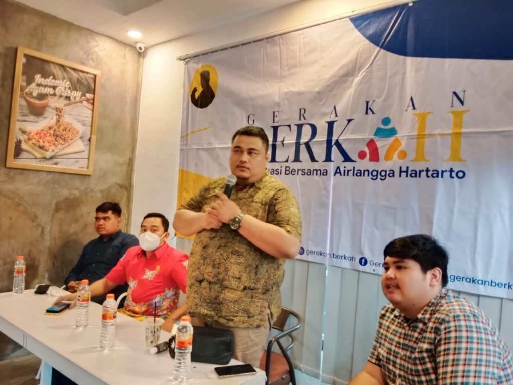 Airlangga Hartarto Disebut Sosok Inspiratif Bagi Tumbuhnya Ekonomi Kreatif Achmad Fajar Ridwan Hisjam, Founder Sekolah Rekreasi (Remaja Kreasi dan Inovasi) dalam dialog publik yang digelar oleh Gerakan BerkAH (Gerakan Berkreasi Bersama Airlangga Hartarto)