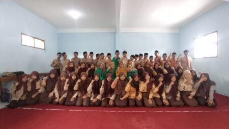 Mahasiswa KKN-T 8 UNIRA Gelar Penyuluhan Penanaman Rasa Nasionalisme Kknt 8 Unira Malang