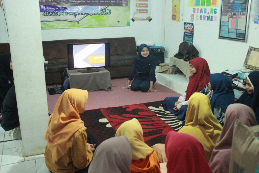 Mahasiswa PMM UMM Adakan Kegiatan Self Upgrade Pada Anak-Anak Panti Asuhan Mahasiswa pmm umm adakan kegiatan self upgrade