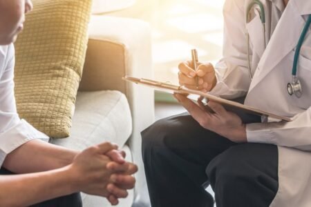 Perbedaan Psikolog dan Psikiater, Simak Agar Memahami Ilustrasi perbedaan Psikolog dan Psikiater / familypsychnj.com