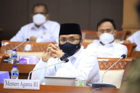 Menteri Agama Terbitkan Aturan Penggunaan Pengeras Suara di Masjid dan Mushola Menteri Agama Yaqut Cholil Qoumas (sumber: sindonews)