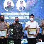 Polda Jatim Terima Penghargaan dari Dirjen KSDAE