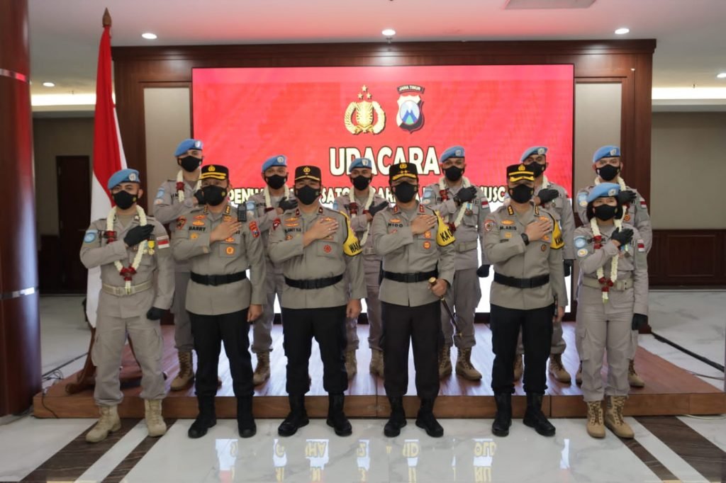 Kapolda Jatim Pimpin Upacara Sambut Satgas Garbha FPU 2 Minusca dan Garbha FPU 12 UNAMID /UN Penyambutan personel Polda Jatim Satgas Garbha FPU 2 Minusca dan Garbha FPU 12 UNAMID /UN