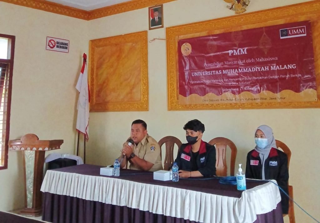 Resmi Dibuka, Mahasiswa PMM UMM Kelompok 5 Siapkan Program Kerja Unggulan Mahasiswa umm saat melakukan seremonial pembukaan program pmm