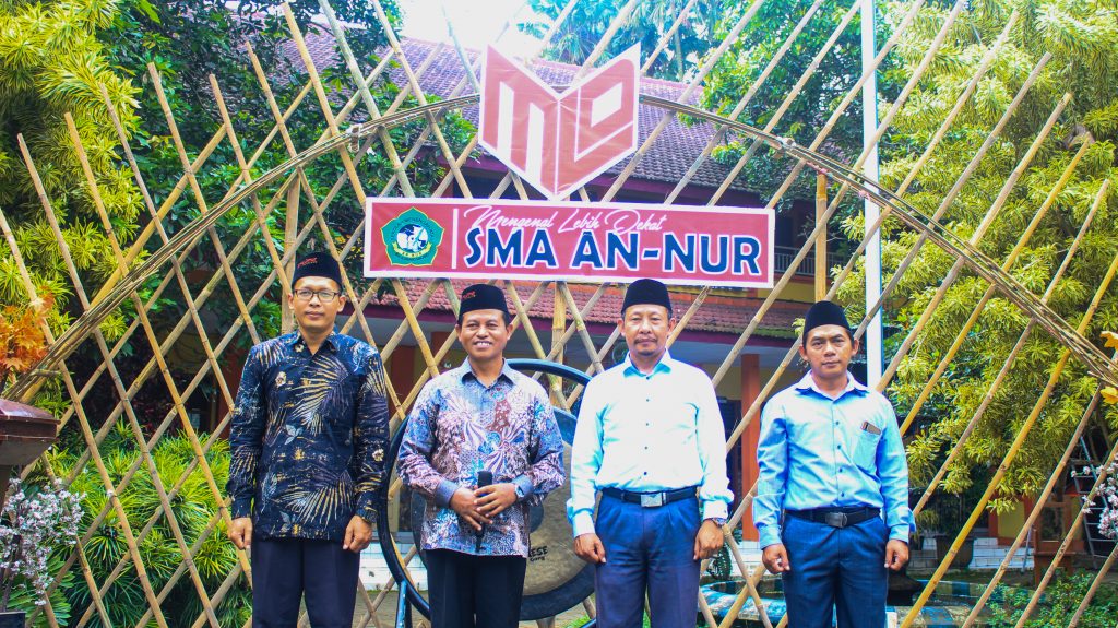 Menilik Sejarah dan Pengaruh MLD untuk SMA An Nur Kepala sekolah SMA An Nur dan jajaran dewan guru / dok. Wartacakrawala