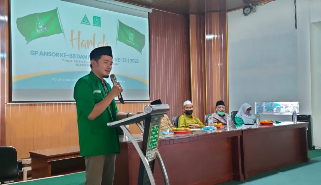 Launching Harlah, GP Ansor dan Fatayat NU Kabupaten Malang Komitmen Bersinergi Ketua GP Ansor Kabupaten Malang saat memberikan sambutan dalam launching bersama harlah GP Ansor ke 88 dan Fatayat NU ke 72