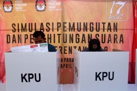KPU Bakal Terapkan E-Coklit untuk Pemutakhiran Data Pemilih Pemilu 2024 Ilustrasi KPU berencana gunakan e-coklit untuk pemutakhiran data pemilih / Antara Muhammad Arif Pribadi
