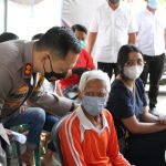 Patut Dicontoh, Kakek ini Datangi Gerai Vaksinasi Presisi Polres Malang