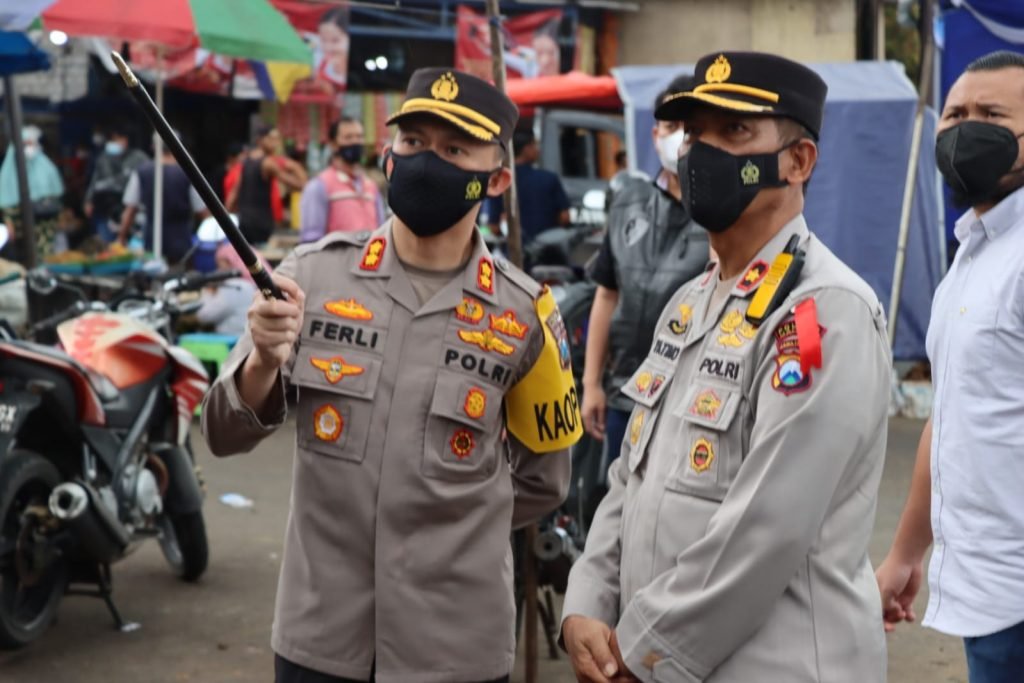 Cek Kesiapan Pos Pam, Polres Malang Siap Amankan Arus Mudik Lebaran Kapolres Malang AKBP Ferli Hidayat melakukan pengecekan ke sejumlah Pos Pengamanan (Pos Pam) dan Pos Pelayanan (Pos Yan) yang ada di wilayah hukum Polres Malang