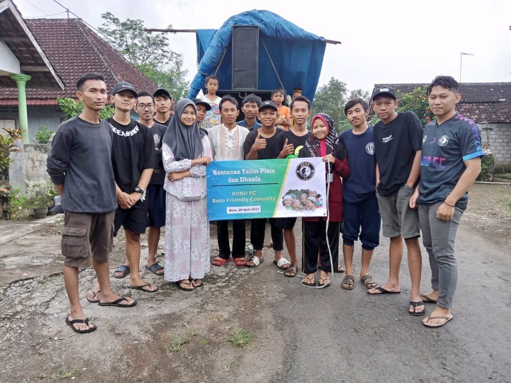 Ramadhan Peduli, Pemuda Boro Santuni Anak Yatim dan Kaum Dhuafa Para pemuda yang tergabung dalam Boro Friendly Community (Boro FC) memberikan santunan berupa paket sembako kepada puluhan dhuafa dan yatim piatu, jum’at (29/04/2022).