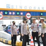 Bersama Dirlantas Polda Jatim, Kapolres Malang Tinjau Pos Operasi Ketupat Semeru 2022