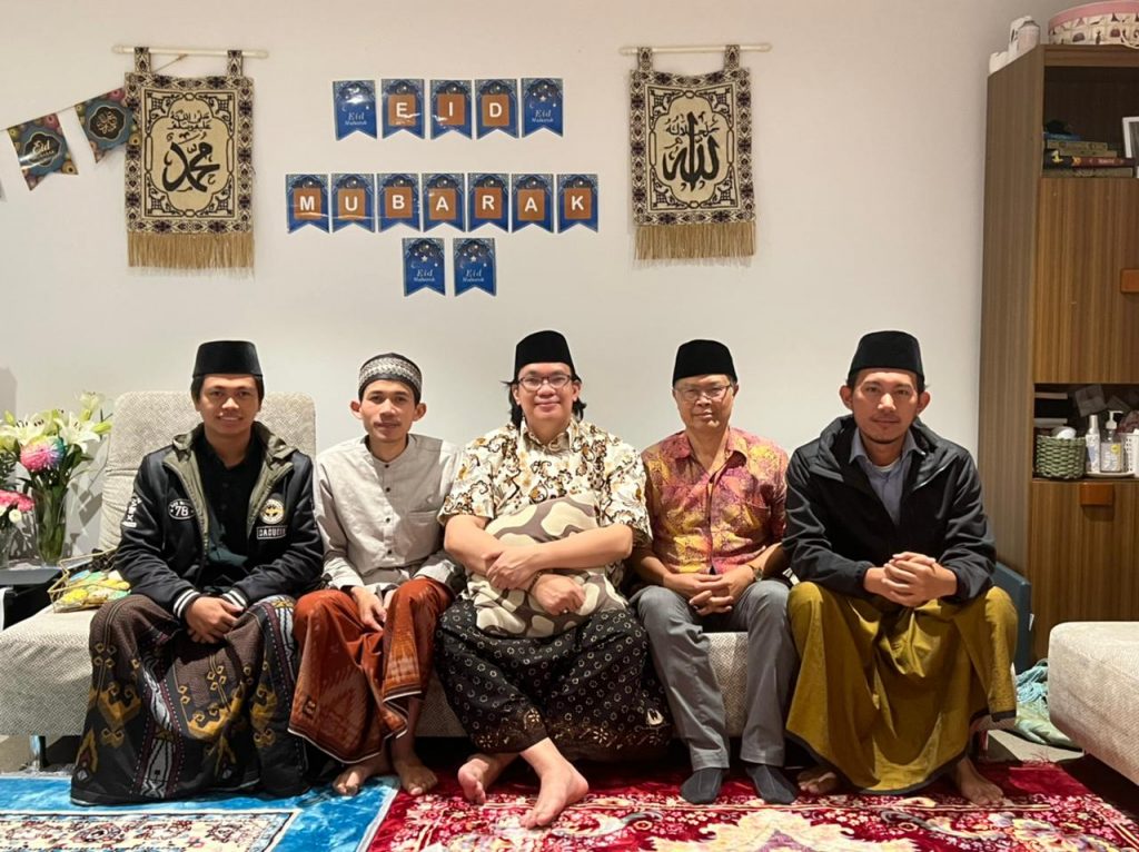 Cerita Mahasiswa RI Merayakan Lebaran 2022 di Melbourne, Tetap Masuk Kuliah Fandi Ahmad Saiful Haadii, mahasiswa S2 Jurusan Master of Development Studies di University of Melbourne bersama anggota komunitas Indonesia lainnya rayakan lebaran 2022