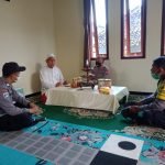 Jalin Sinergitas, Kapolsek Poncokusumo Silaturahmi dengan Tokoh Masyarakat