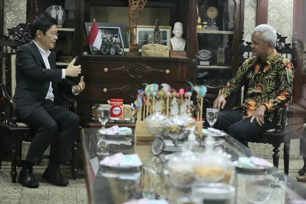 Temui Ganjar, Menteri Keuangan Singapura Bicara Soal Sinergitas Ekonomi Gubernur Jawa Tengah, Ganjar Pranowo bersama Menteri Keuangan Singapura, Lawrence Wong